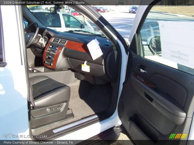 Summit White / Ebony 2009 Chevrolet Suburban LT 4x4