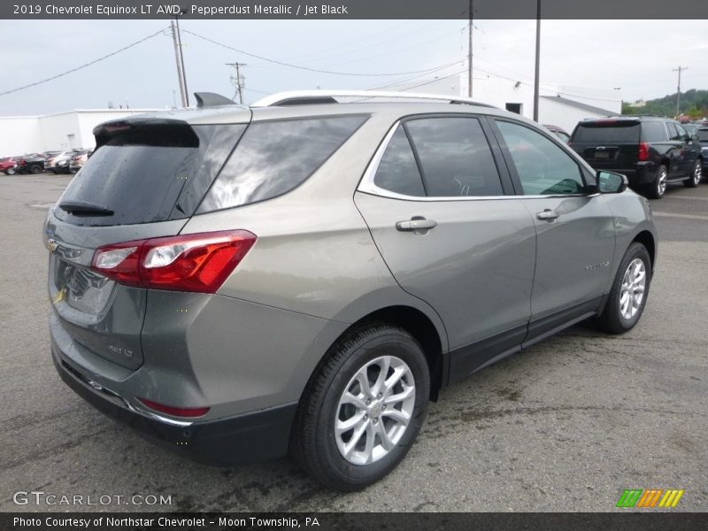 Pepperdust Metallic / Jet Black 2019 Chevrolet Equinox LT AWD