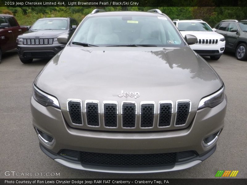 Light Brownstone Pearl / Black/Ski Grey 2019 Jeep Cherokee Limited 4x4