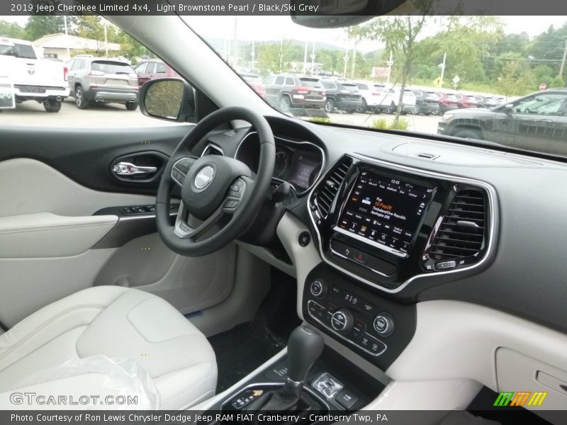 Light Brownstone Pearl / Black/Ski Grey 2019 Jeep Cherokee Limited 4x4