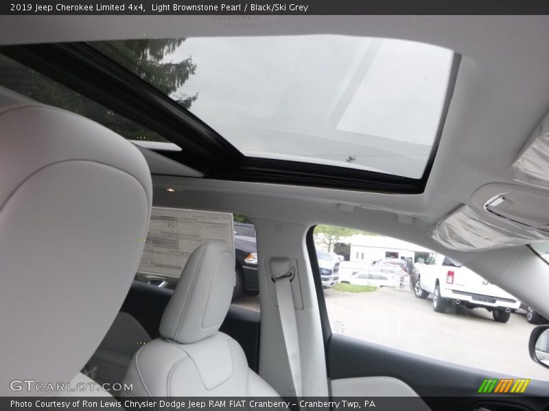 Light Brownstone Pearl / Black/Ski Grey 2019 Jeep Cherokee Limited 4x4