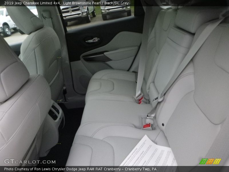 Light Brownstone Pearl / Black/Ski Grey 2019 Jeep Cherokee Limited 4x4