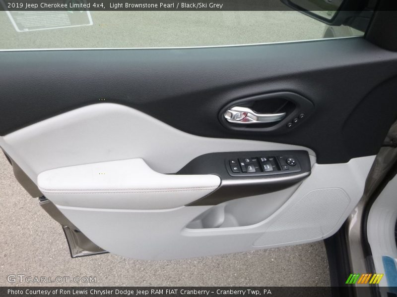 Light Brownstone Pearl / Black/Ski Grey 2019 Jeep Cherokee Limited 4x4