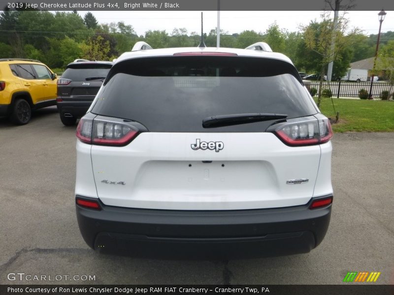 Bright White / Black 2019 Jeep Cherokee Latitude Plus 4x4