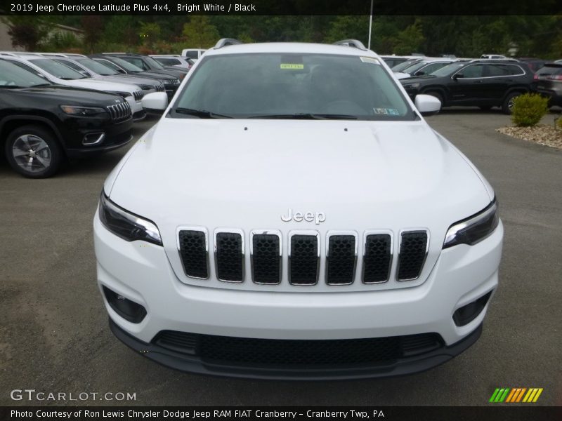 Bright White / Black 2019 Jeep Cherokee Latitude Plus 4x4