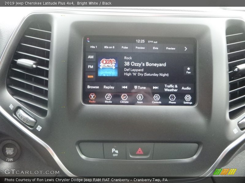 Bright White / Black 2019 Jeep Cherokee Latitude Plus 4x4