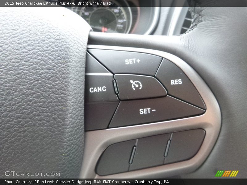 Bright White / Black 2019 Jeep Cherokee Latitude Plus 4x4