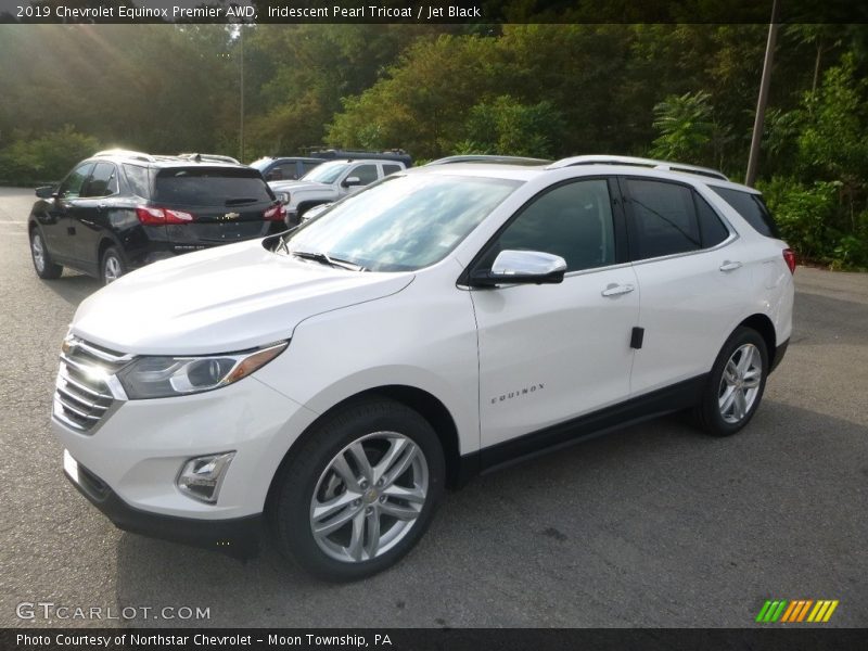 Front 3/4 View of 2019 Equinox Premier AWD