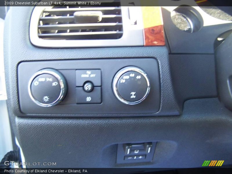 Summit White / Ebony 2009 Chevrolet Suburban LT 4x4