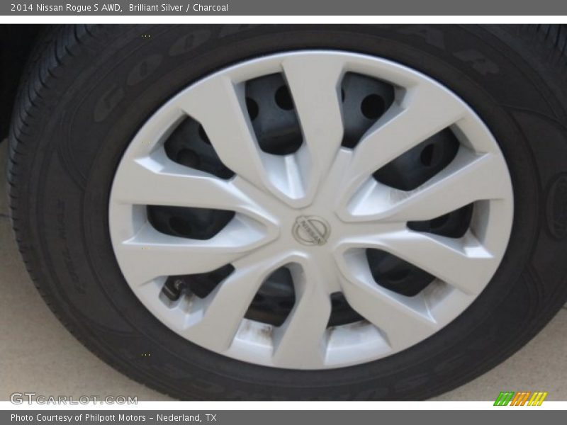 Brilliant Silver / Charcoal 2014 Nissan Rogue S AWD