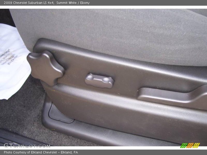 Summit White / Ebony 2009 Chevrolet Suburban LS 4x4