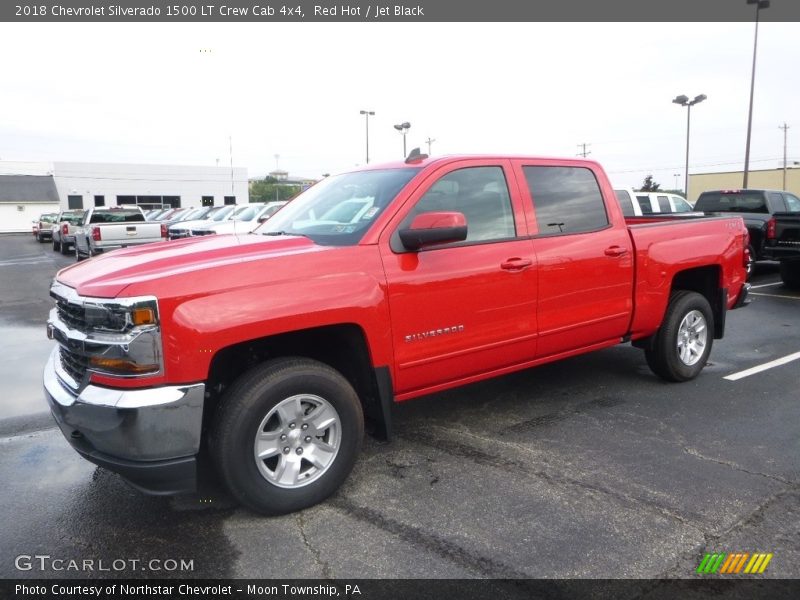 Front 3/4 View of 2018 Silverado 1500 LT Crew Cab 4x4