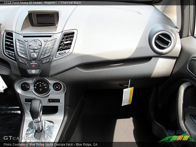 Magnetic / Charcoal Black 2018 Ford Fiesta SE Sedan