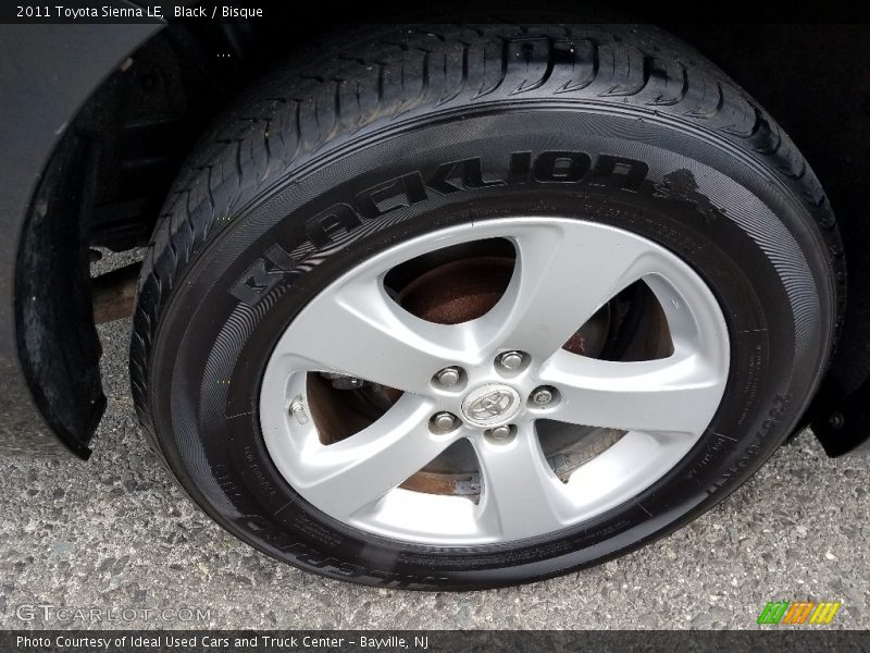 Black / Bisque 2011 Toyota Sienna LE