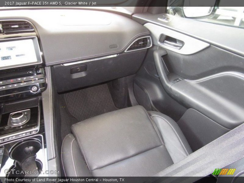 Glacier White / Jet 2017 Jaguar F-PACE 35t AWD S
