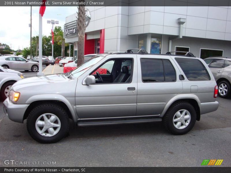 Sierra Silver Metallic / Charcoal 2001 Nissan Pathfinder LE