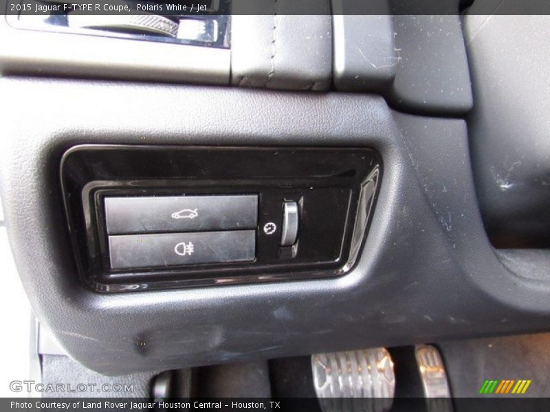 Polaris White / Jet 2015 Jaguar F-TYPE R Coupe