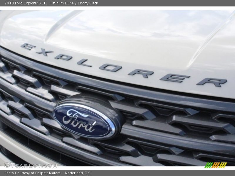 Platinum Dune / Ebony Black 2018 Ford Explorer XLT