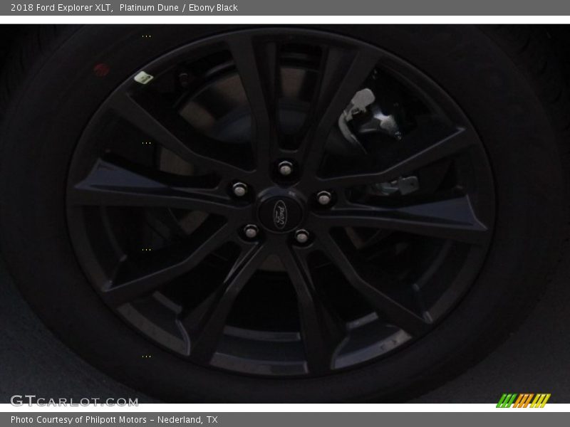 Platinum Dune / Ebony Black 2018 Ford Explorer XLT