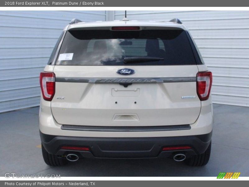 Platinum Dune / Ebony Black 2018 Ford Explorer XLT