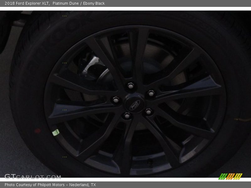 Platinum Dune / Ebony Black 2018 Ford Explorer XLT