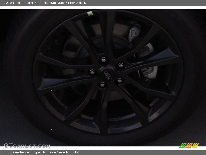 Platinum Dune / Ebony Black 2018 Ford Explorer XLT