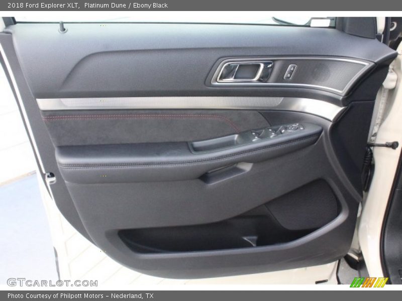 Platinum Dune / Ebony Black 2018 Ford Explorer XLT