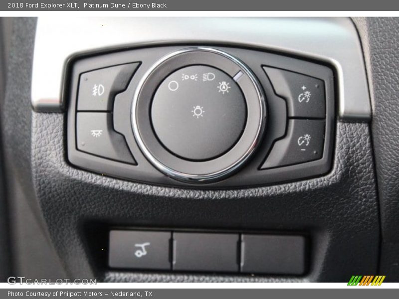 Platinum Dune / Ebony Black 2018 Ford Explorer XLT