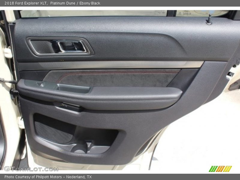 Platinum Dune / Ebony Black 2018 Ford Explorer XLT