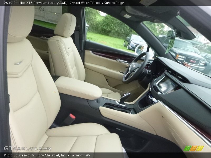 Crystal White Tricoat / Sahara Beige 2019 Cadillac XT5 Premium Luxury AWD