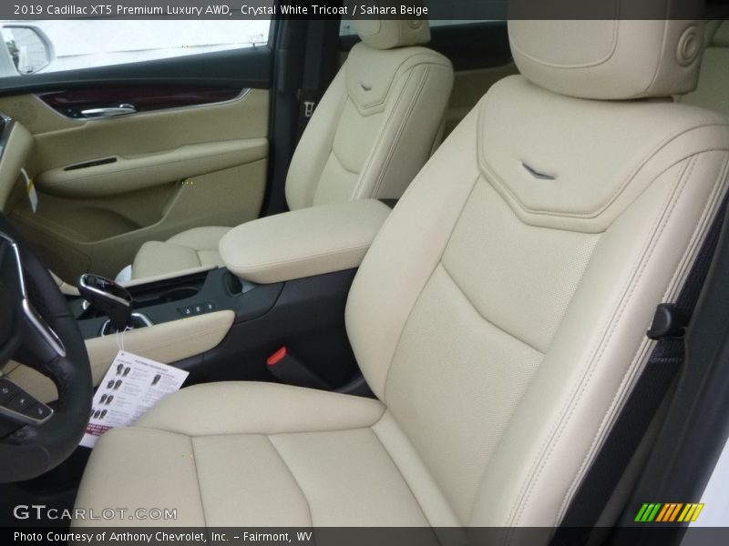 Crystal White Tricoat / Sahara Beige 2019 Cadillac XT5 Premium Luxury AWD