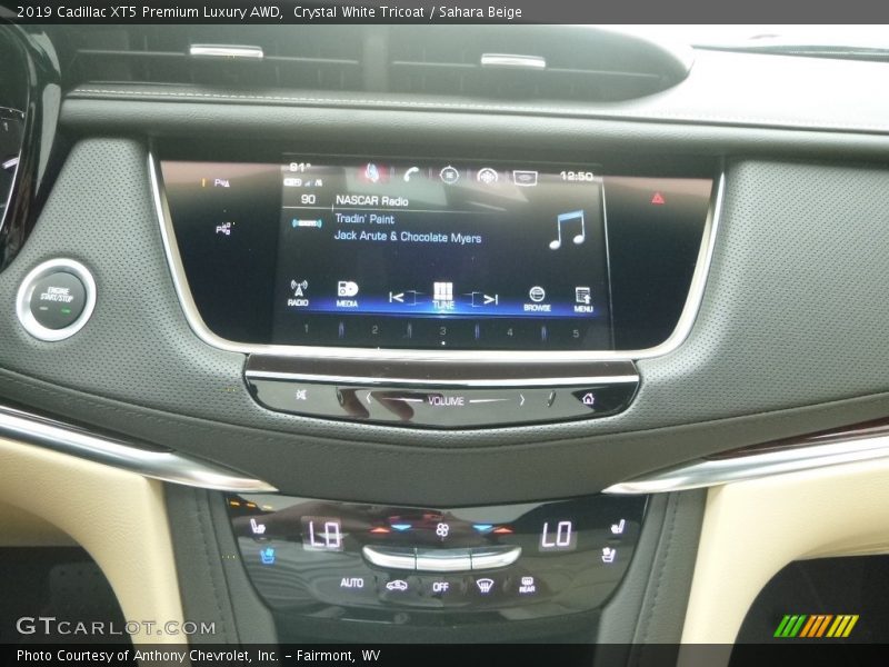 Crystal White Tricoat / Sahara Beige 2019 Cadillac XT5 Premium Luxury AWD