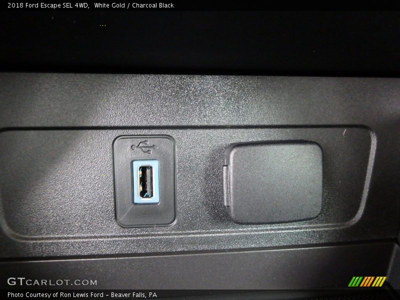 White Gold / Charcoal Black 2018 Ford Escape SEL 4WD