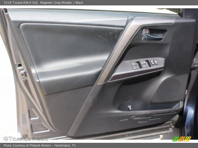 Magnetic Gray Metallic / Black 2018 Toyota RAV4 XLE
