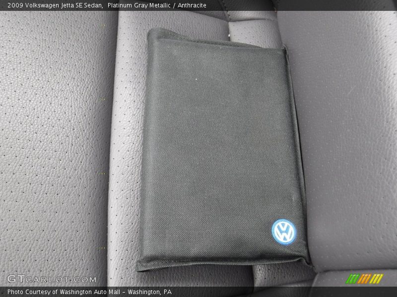 Platinum Gray Metallic / Anthracite 2009 Volkswagen Jetta SE Sedan
