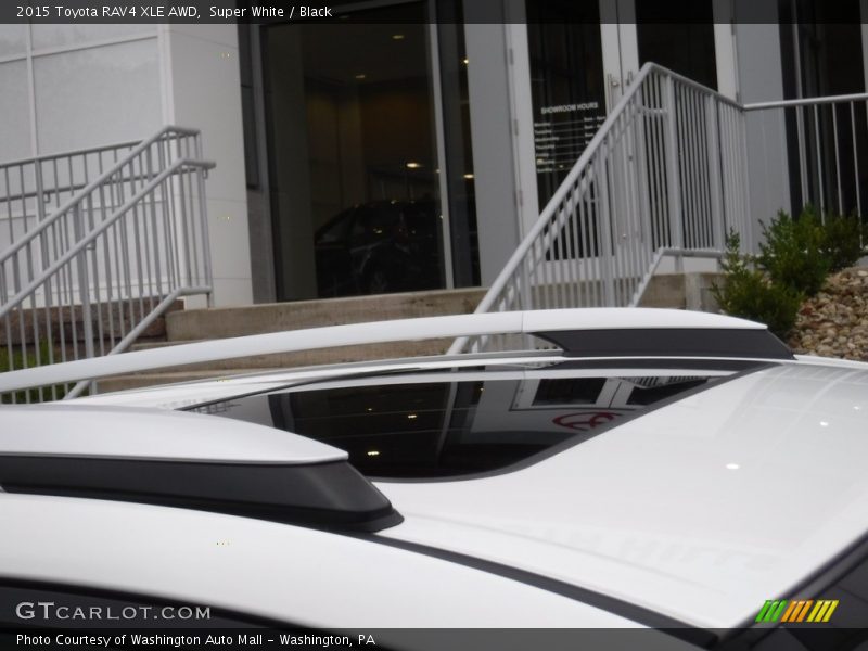 Super White / Black 2015 Toyota RAV4 XLE AWD
