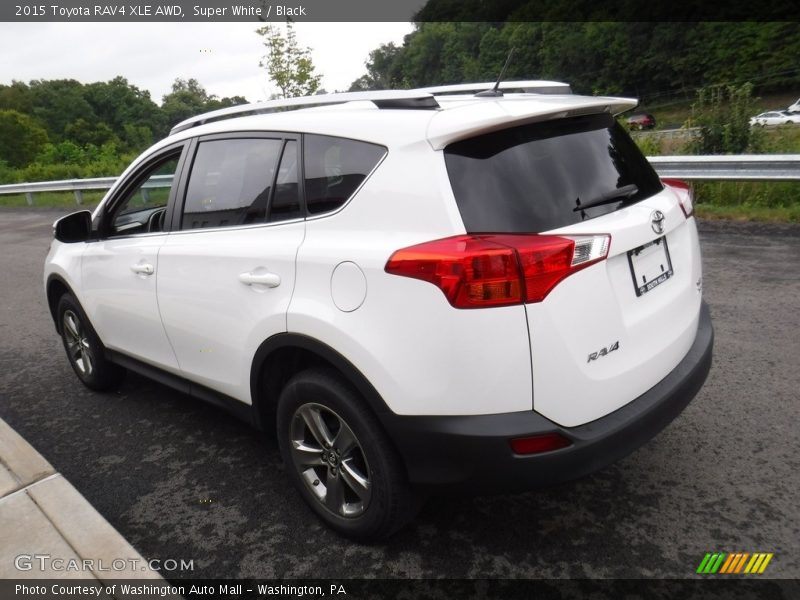 Super White / Black 2015 Toyota RAV4 XLE AWD