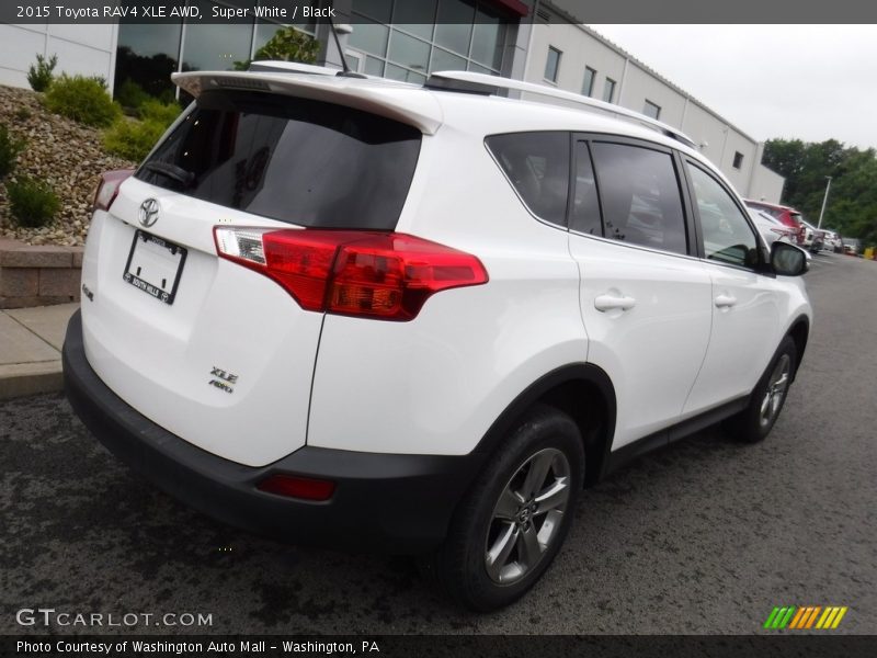 Super White / Black 2015 Toyota RAV4 XLE AWD