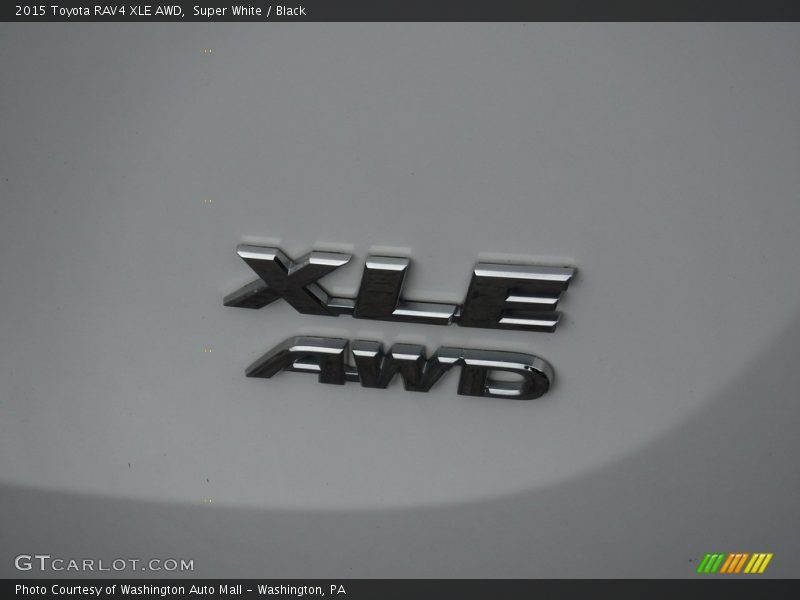 Super White / Black 2015 Toyota RAV4 XLE AWD