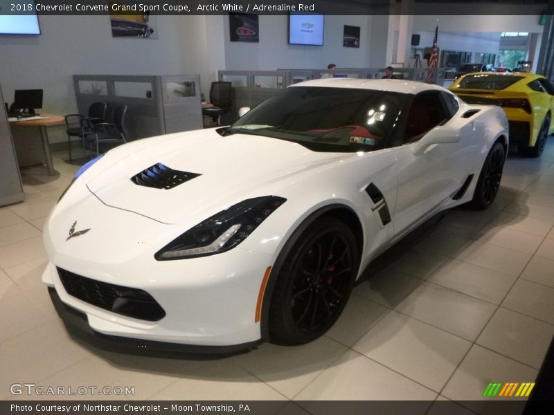 Arctic White / Adrenaline Red 2018 Chevrolet Corvette Grand Sport Coupe