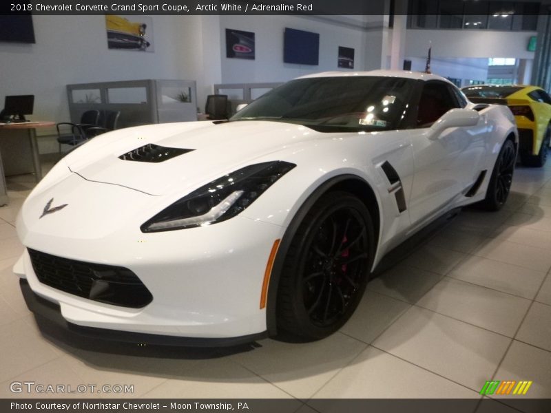 Arctic White / Adrenaline Red 2018 Chevrolet Corvette Grand Sport Coupe