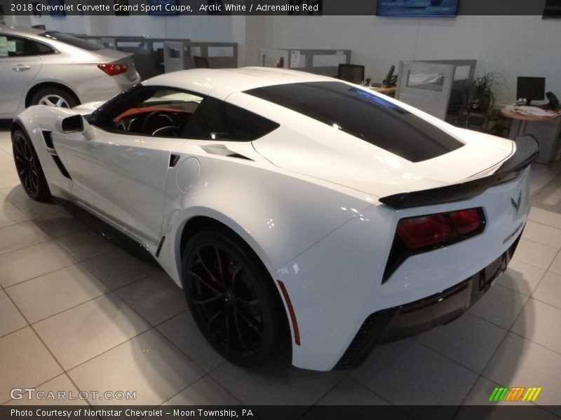 Arctic White / Adrenaline Red 2018 Chevrolet Corvette Grand Sport Coupe