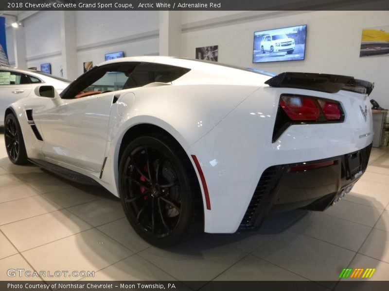 Arctic White / Adrenaline Red 2018 Chevrolet Corvette Grand Sport Coupe