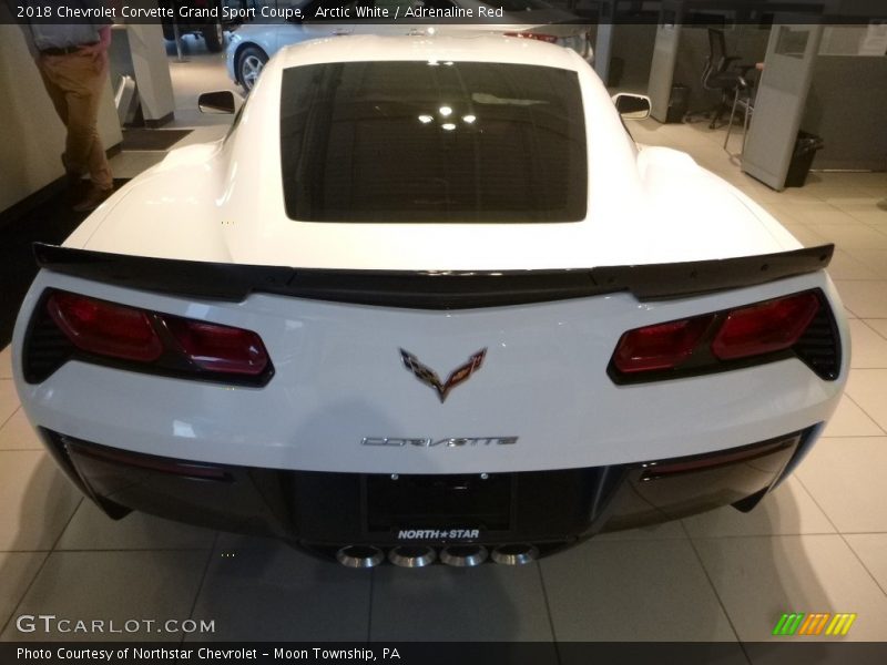 Arctic White / Adrenaline Red 2018 Chevrolet Corvette Grand Sport Coupe