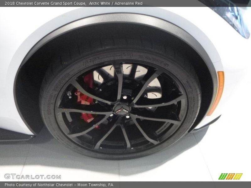Arctic White / Adrenaline Red 2018 Chevrolet Corvette Grand Sport Coupe