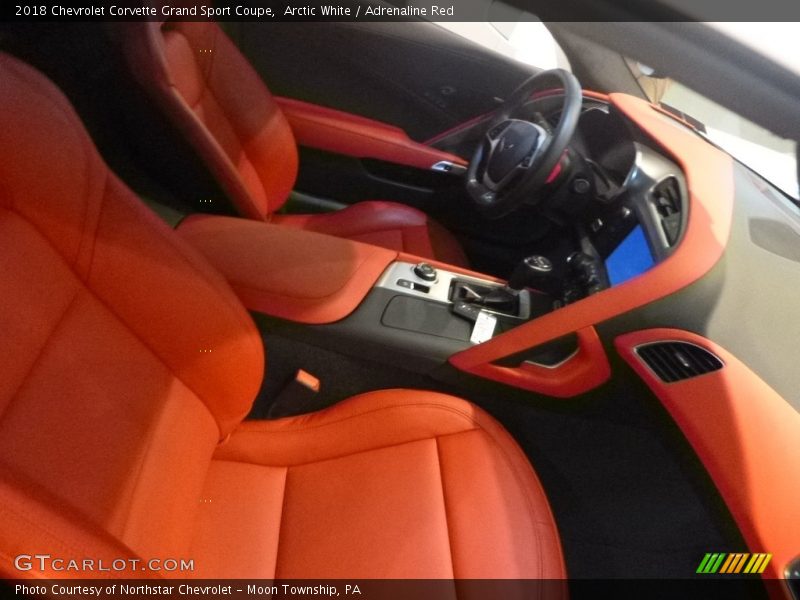 Arctic White / Adrenaline Red 2018 Chevrolet Corvette Grand Sport Coupe