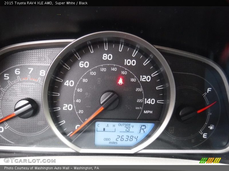 Super White / Black 2015 Toyota RAV4 XLE AWD