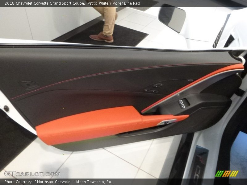 Arctic White / Adrenaline Red 2018 Chevrolet Corvette Grand Sport Coupe