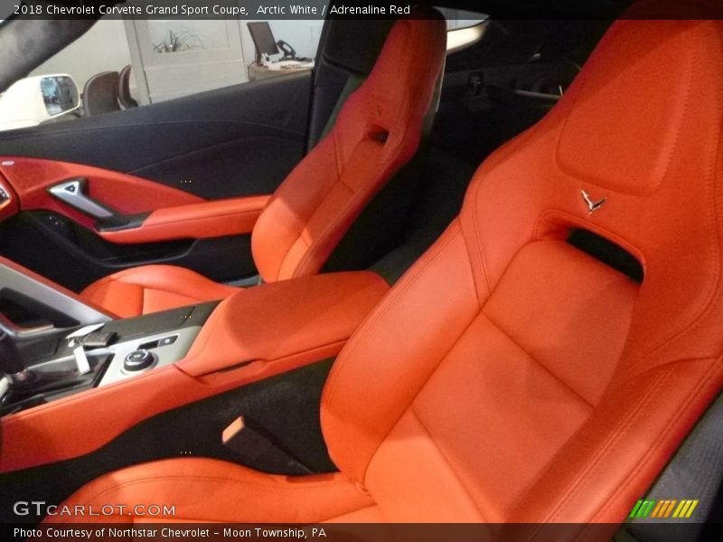 Arctic White / Adrenaline Red 2018 Chevrolet Corvette Grand Sport Coupe
