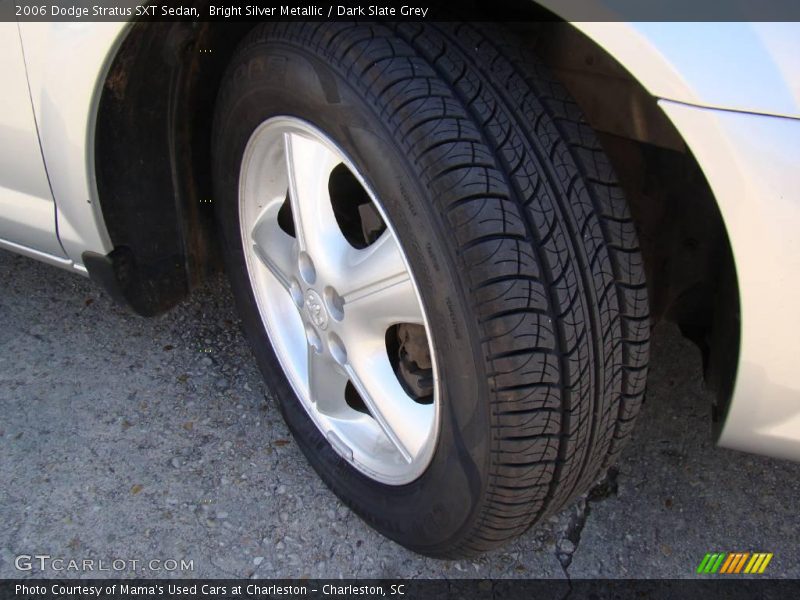 Bright Silver Metallic / Dark Slate Grey 2006 Dodge Stratus SXT Sedan